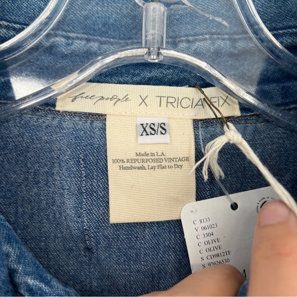 Tricia Fix x Carhartt  Grey Denim Canvas Embroidered Upcycled Jacket XS/S NWT - Picture 6 of 9